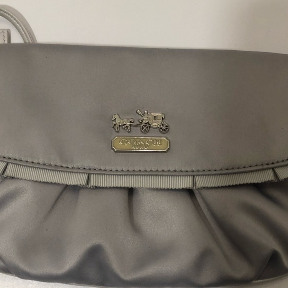 Coach gray satin evening wristlet clutch bag - Picture 4 of 11